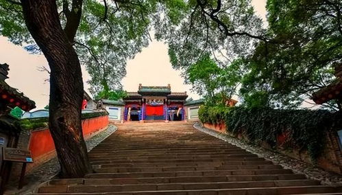 大山中的千年道观,当地人称其很灵验,至今仍有世外高人隐居