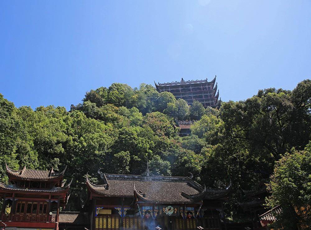 重庆老君洞-既是踞峰凌崖的道观,还是重庆主城的观景台_长.