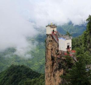 塔云山道观 云海深处的道家圣地