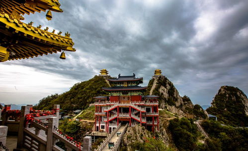 绝壁道观似仙宫，2192米云端上的信仰建筑