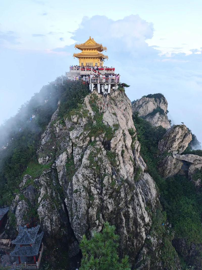 228.4 老君山图集(三) 金顶道观群